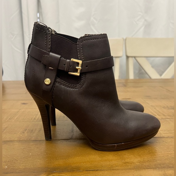 Tommy Hilfiger Brown Ankle Boots Size 6M - Picture 1 of 16